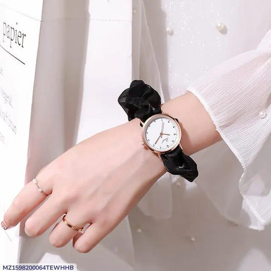 Women's Quartz Movement Round Watch - Water Resistant