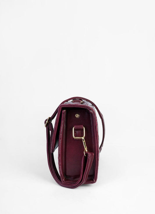 Embroidered Shoulder Bag – Elegant & Compact